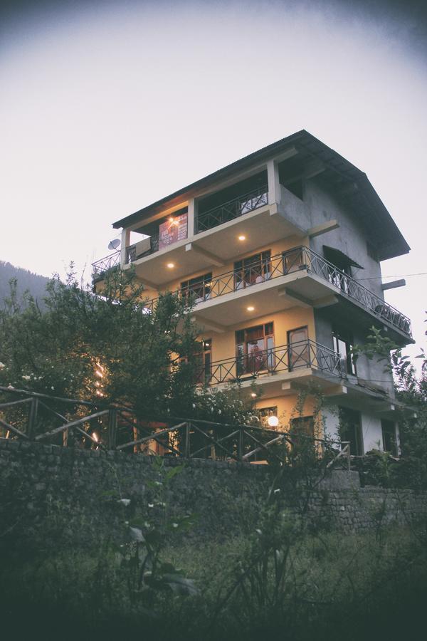 Red House Cafe Inn 2*