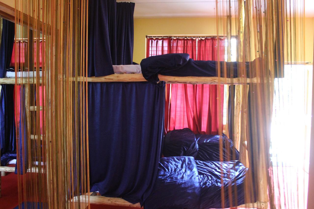 Inn Red House Cafe Manali (Himachal Pradesh)